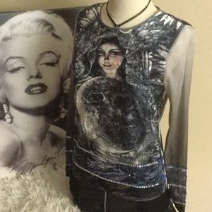 Women’s Jane Doe collection Top